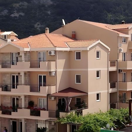 Apartmani Goran I Jelena Zec บุดวา ภายนอก รูปภาพ