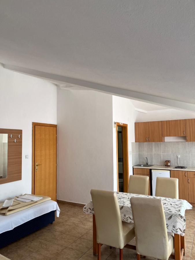 Apartmani Goran I Jelena Zec บุดวา ภายนอก รูปภาพ